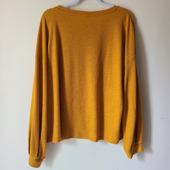 H&M burnt orange long sleeve sweater - Picture 2 of 5